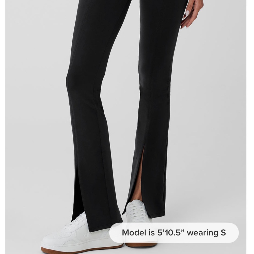 Alo Yoga Airbrush High-Waist Flutter Legging - Black